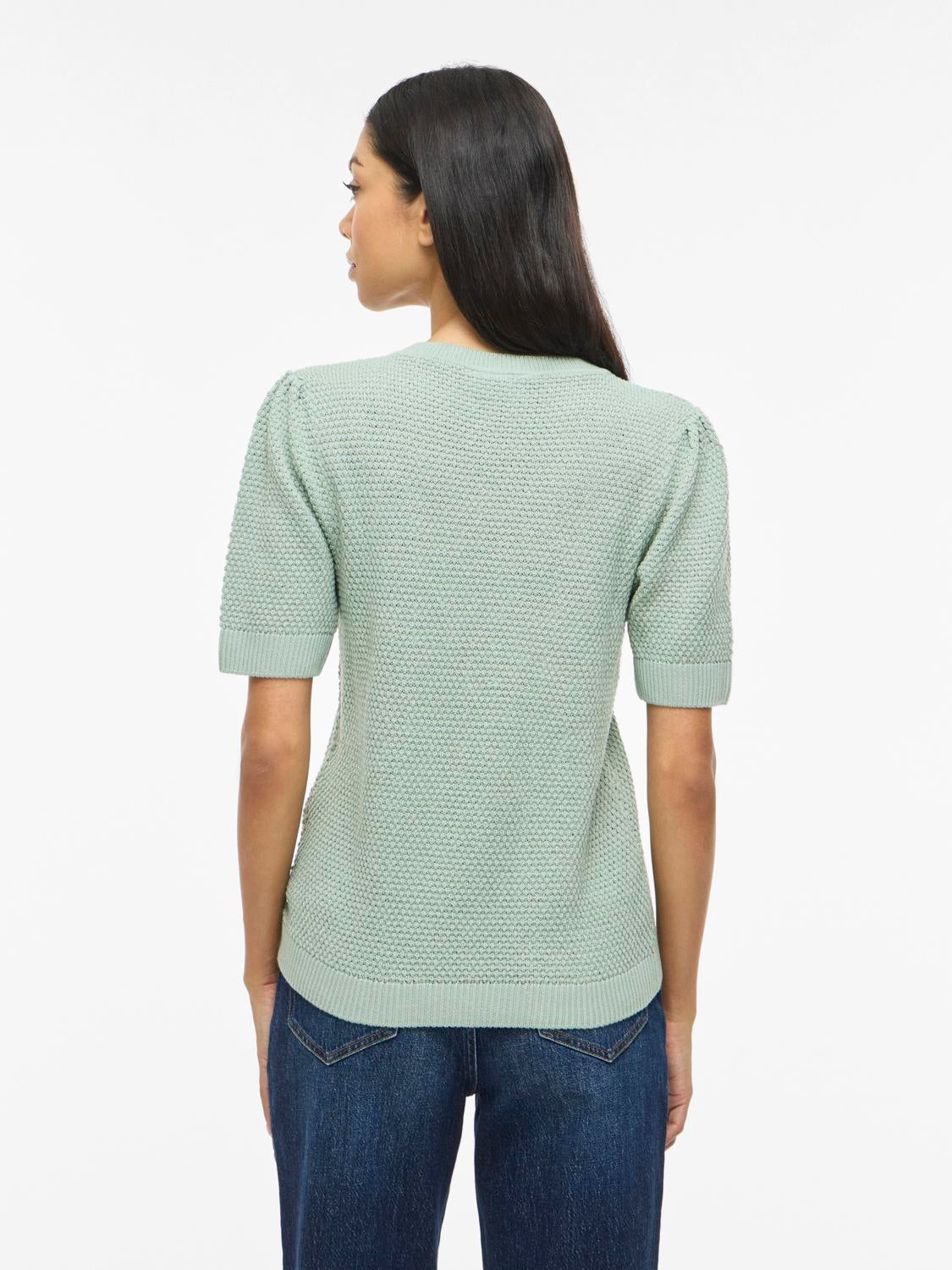 model_shot-back